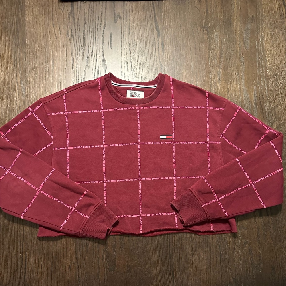 Tommy Hilfiger woman’s cropped crewneck sweatshirt